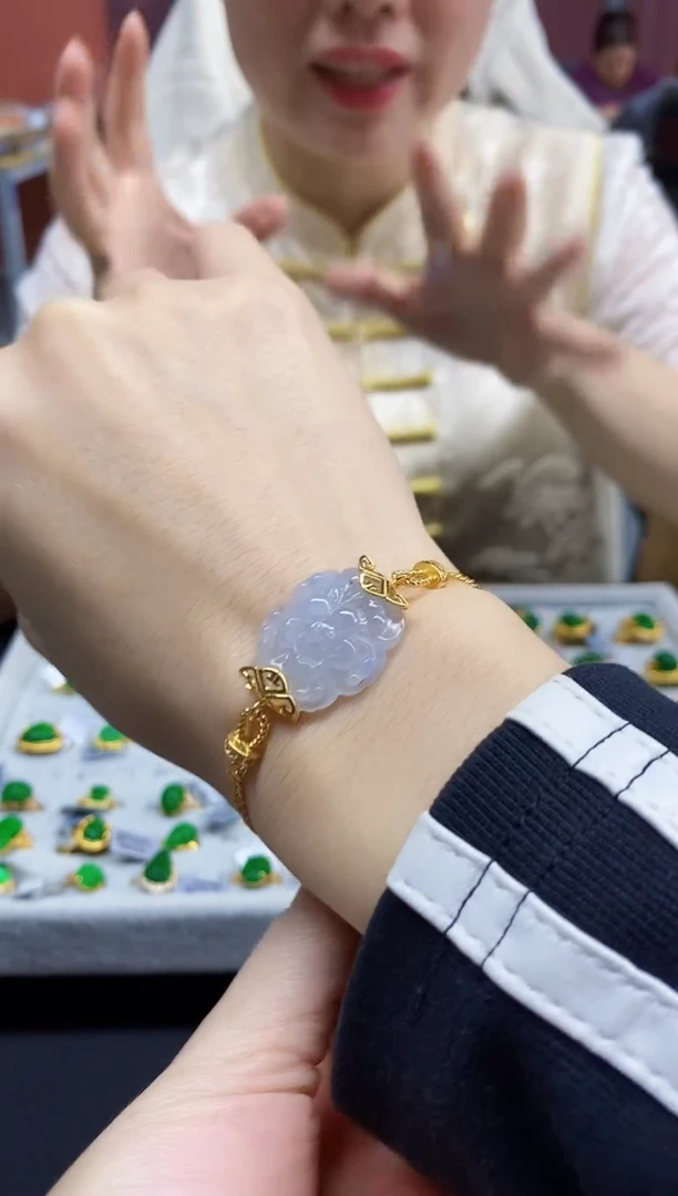 颈饰未镶嵌翡翠手牌