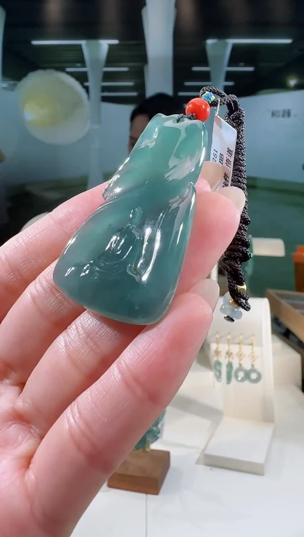 翡翠未镶嵌吊坠(不含链)悟道