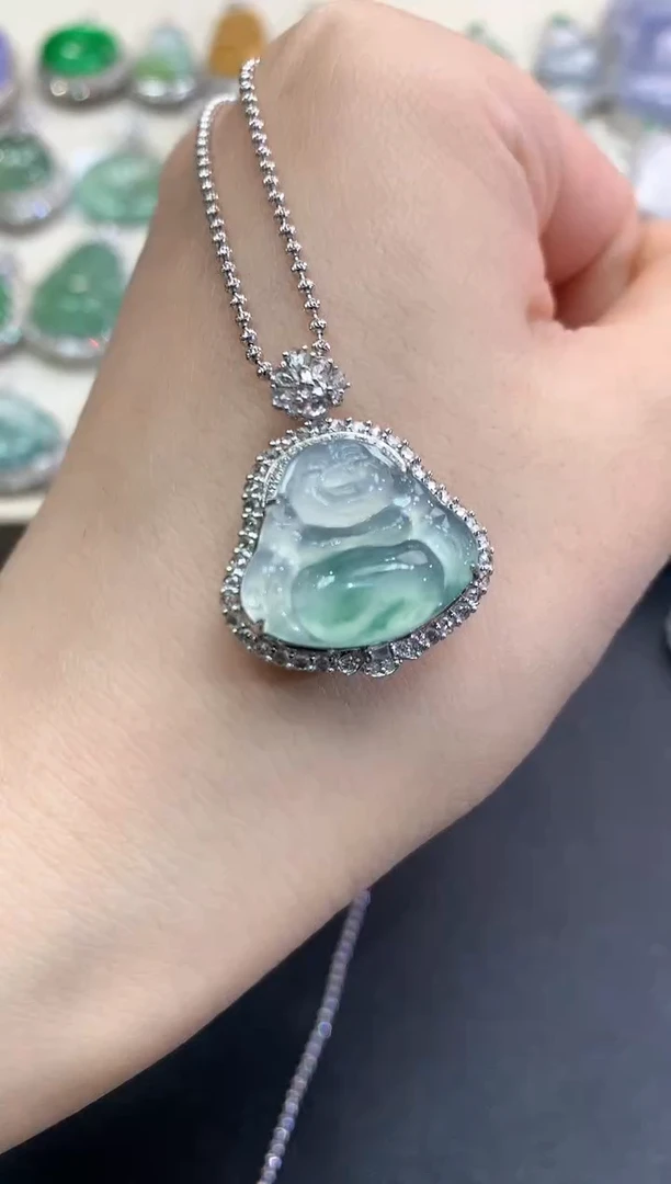 【闪购商品】翡翠颈饰18K金镶嵌C52