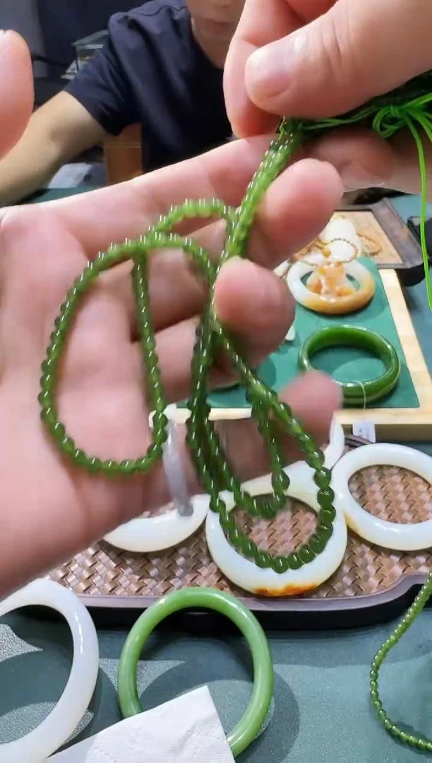未镶嵌手链和田玉项链手链