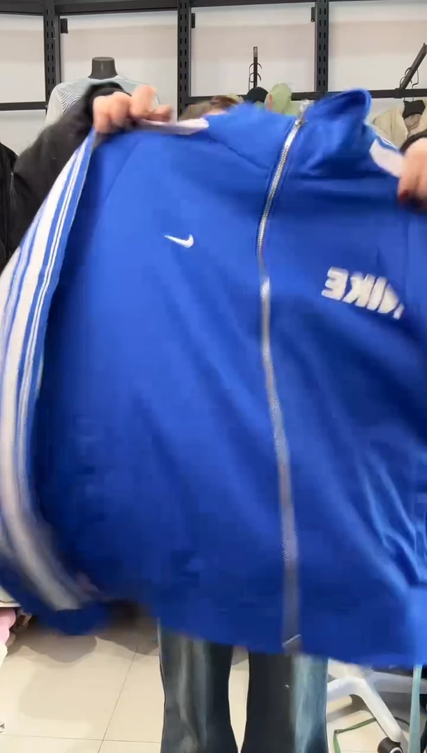 2208  闪购编码  运动卫衣裤以直播间过款为准 尺码  ·  175