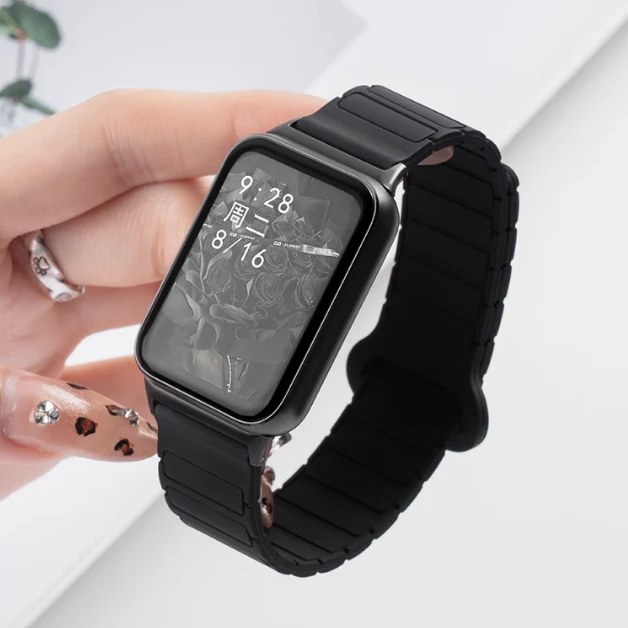 适用小米手环9Pro表带红米watch5/4磁吸硅胶8Pro手表腕带替换链