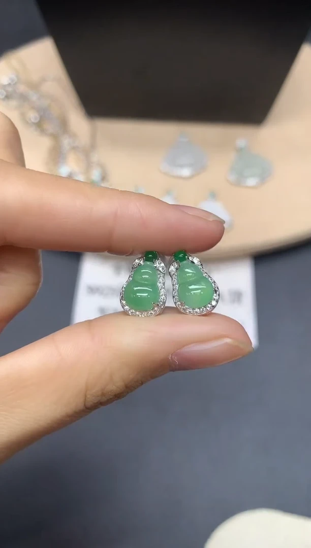 【闪购商品】翡翠耳饰银S925镶嵌葫芦【多样性发其一】