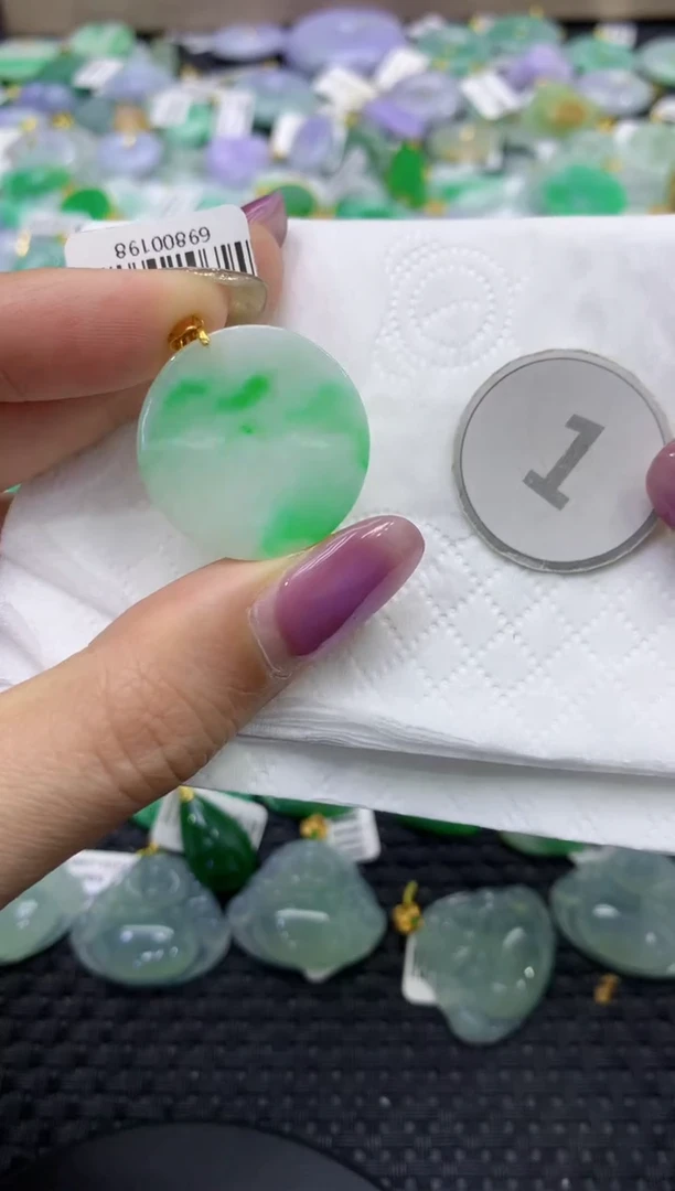 颈饰18K金镶嵌翡翠天然缅甸翡翠A货