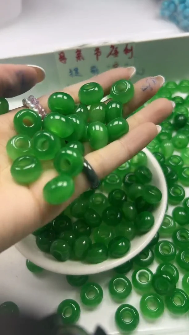 玛瑙/玉髓颈饰未镶嵌w2839冰阳绿面包圈*2个