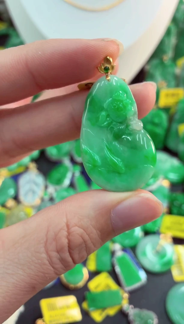 吊坠(不含链)18K金镶嵌翡翠天然缅甸翡翠A货