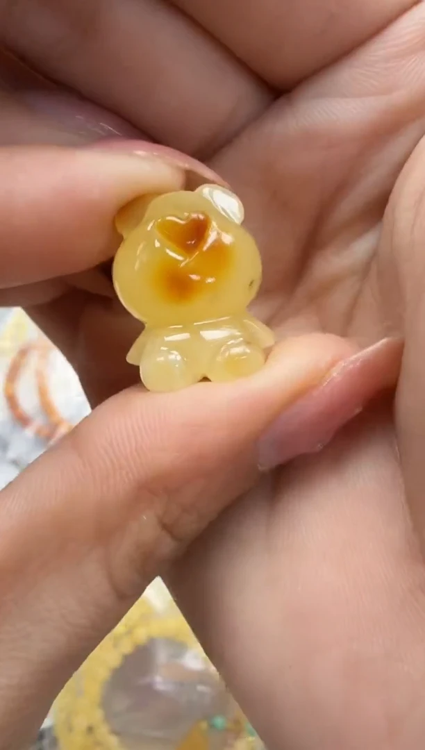 未镶嵌琥珀裸石如图微瑕