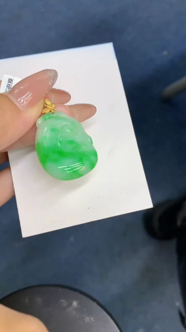 颈饰18K金镶嵌翡翠1
