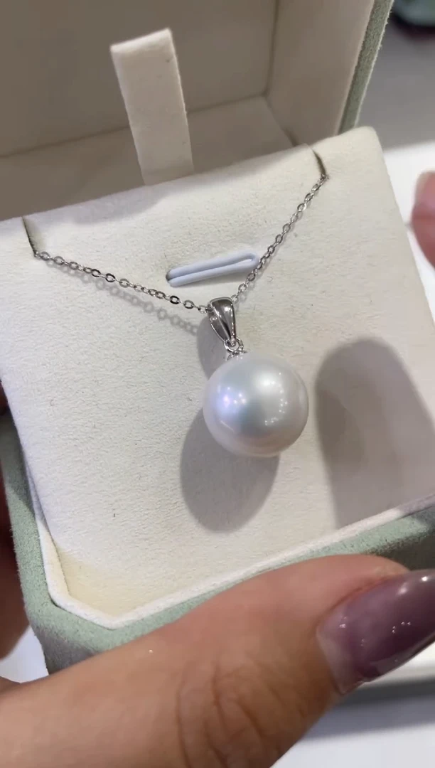 【闪购商品】淡水珍珠颈饰银S925镶嵌瓜子扣吊坠