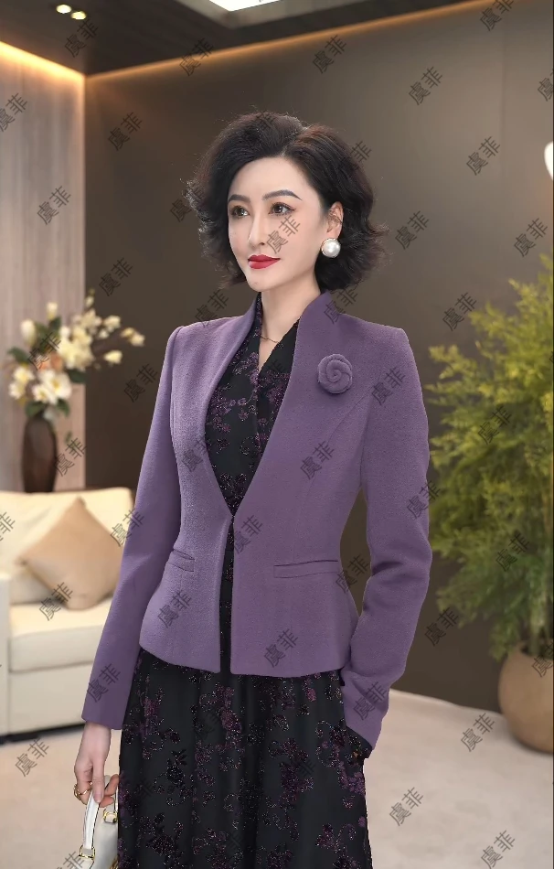 2025新款丁香紫超柔精仿顺毛软呢花瓶领高贵典雅短款外套WF2099