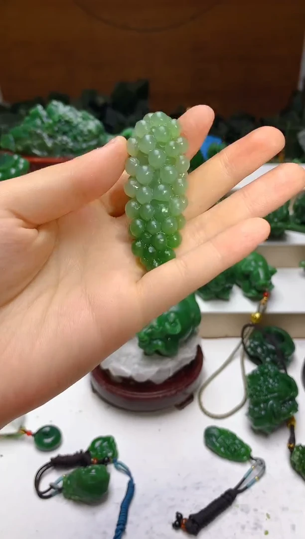 未镶嵌和田玉（碧玉）挂件1