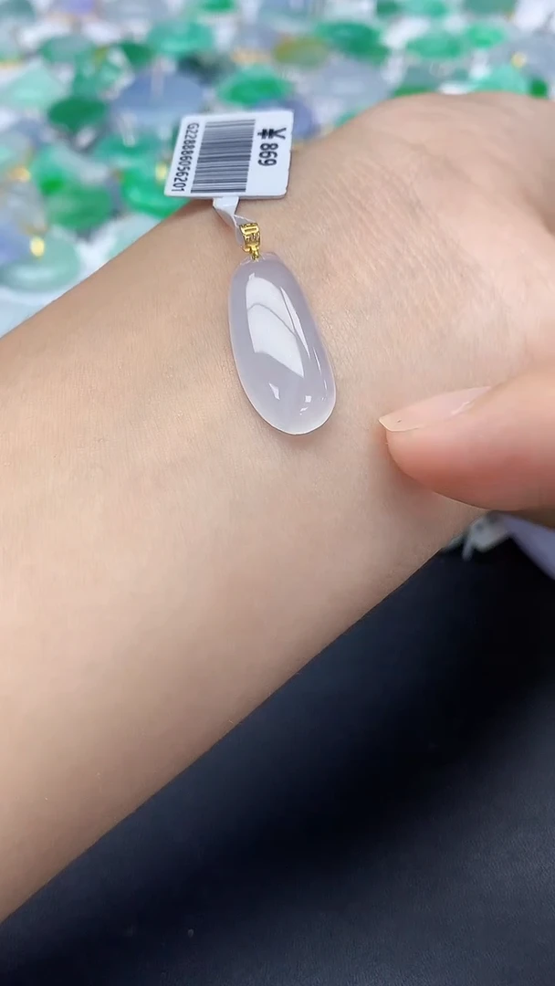 翡翠18K金镶嵌颈饰天然缅甸a货翡翠