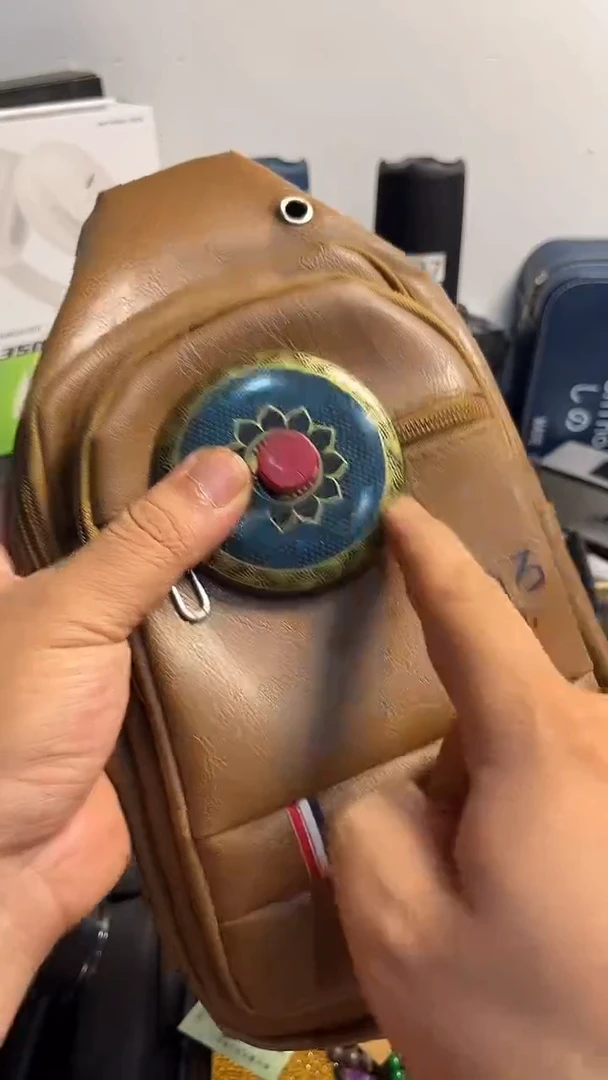 瓷片闪购商品 如图所示