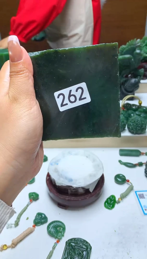 未镶嵌和田玉摆件1