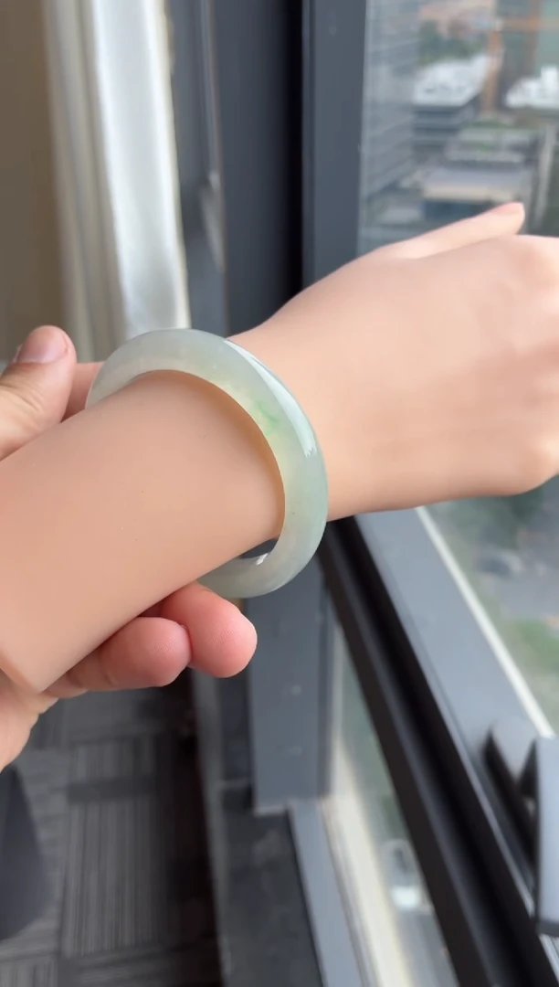 未镶嵌手镯翡翠24号52*10.3*8.4正圈