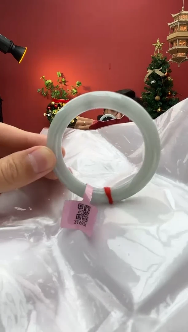 未镶嵌手镯（圆镯）翡翠翡翠手镯9