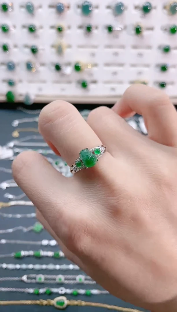 【闪购商品】翡翠戒指银S925镶嵌天然翡翠