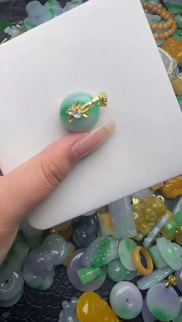 翡翠未镶嵌颈饰天然缅甸翡翠吊坠