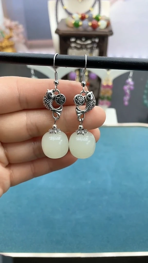 【闪购商品】和田玉耳饰银S925镶嵌白珠小鱼耳钩