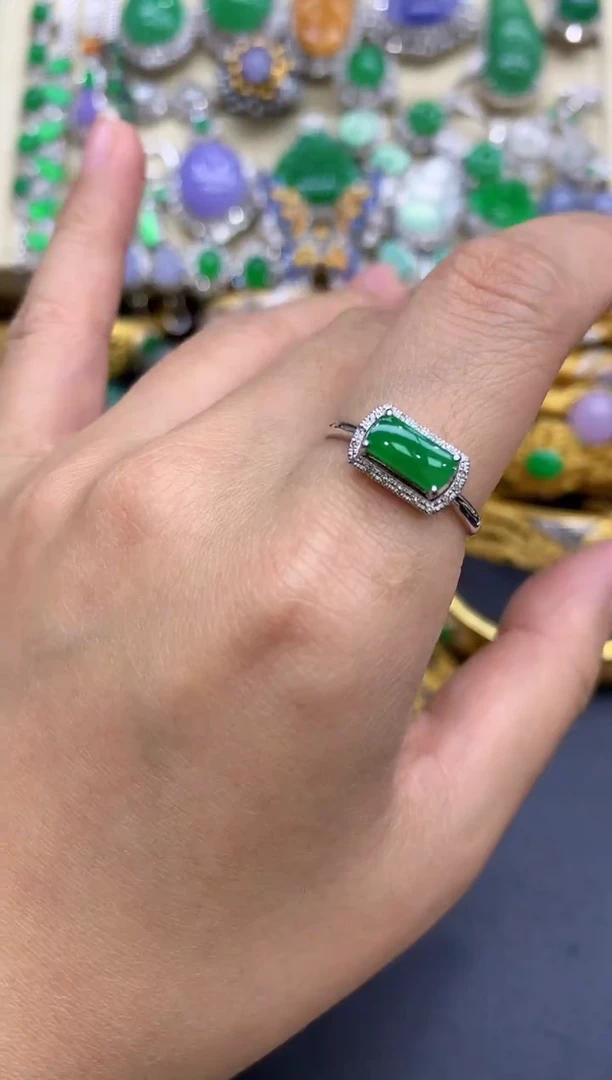 18K金镶嵌戒指翡翠517-中国好珍宝