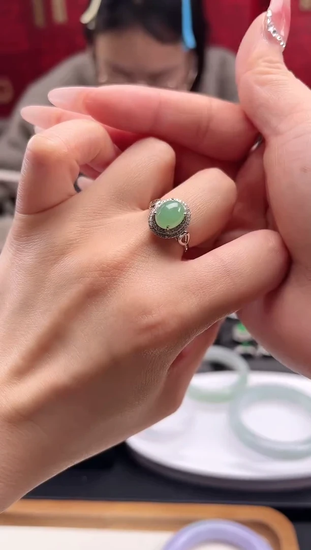 【闪购商品】翡翠戒指18K金镶嵌戒指