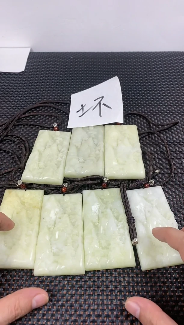 透闪石-蛇纹石玉未镶嵌其它多样性发货一个