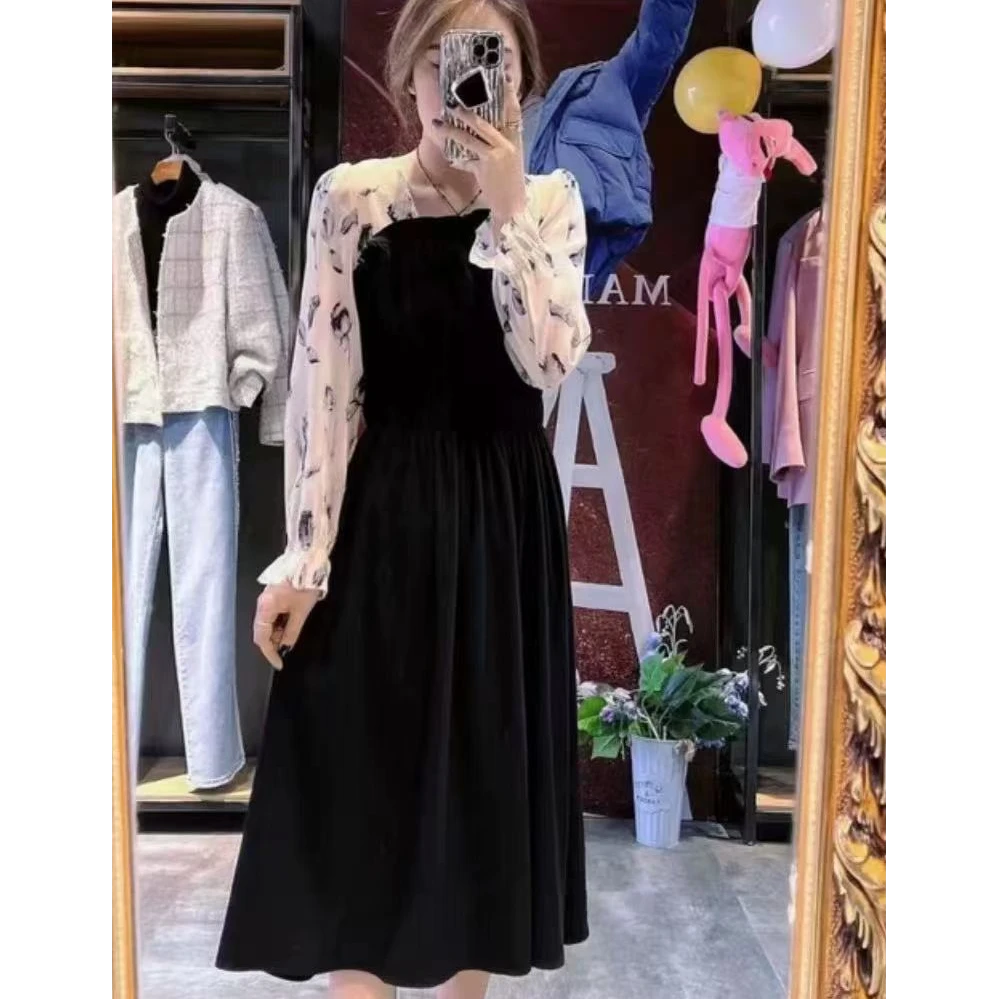 春秋新款赫本风设计感小众碎花收腰连衣裙