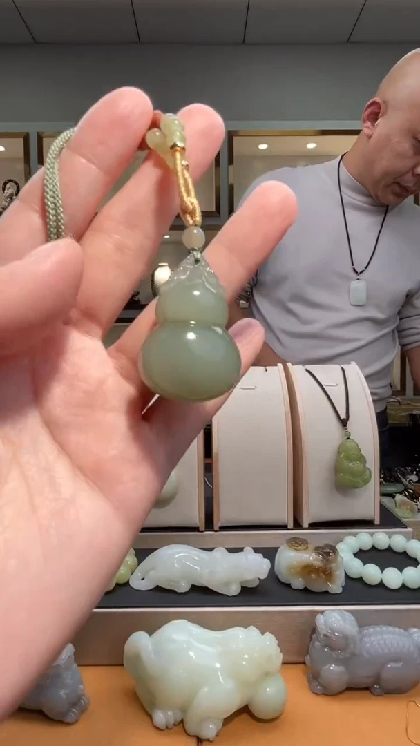 颈饰未镶嵌和田玉苏