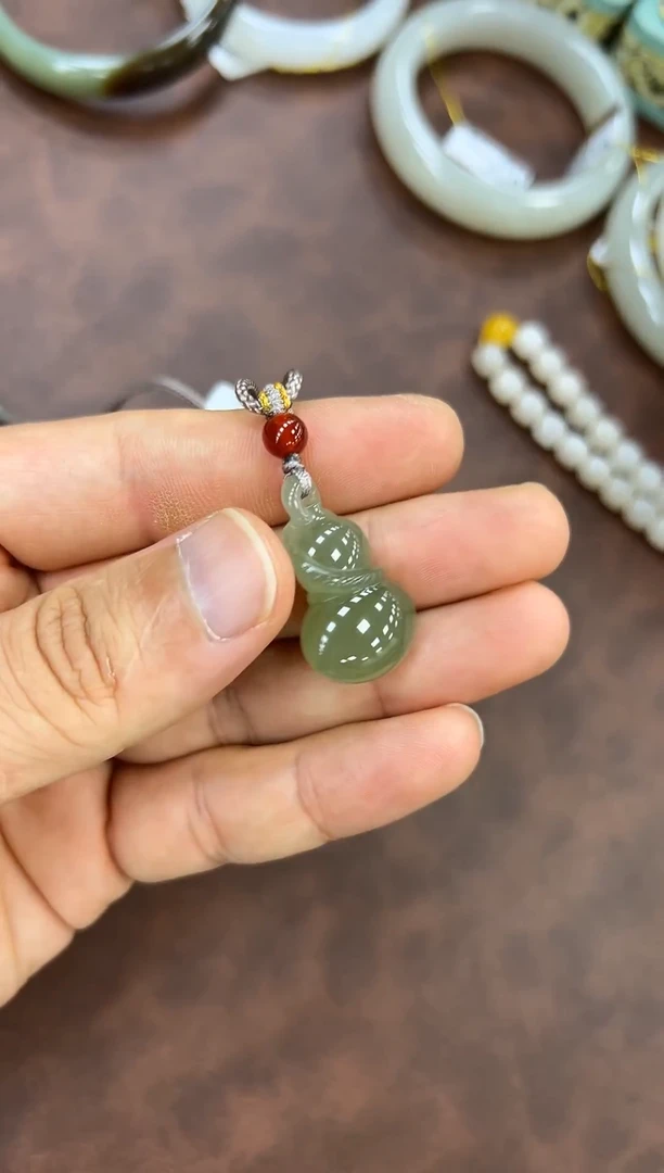 和田玉未镶嵌颈饰山流水福禄