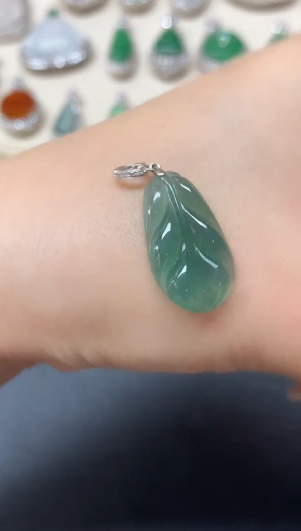 吊坠(不含链)18K金镶嵌翡翠吊坠(不含链)|980