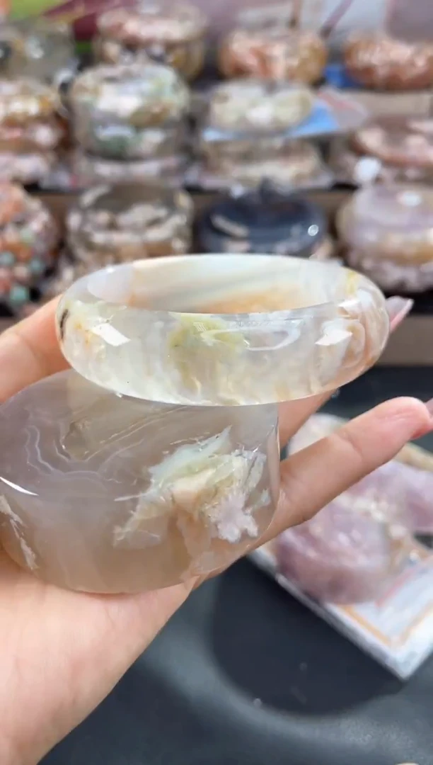 未镶嵌手镯石英质玉64