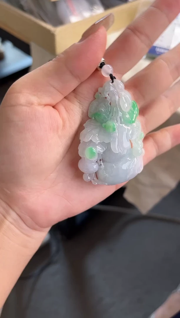 翡翠未镶嵌颈饰吊坠