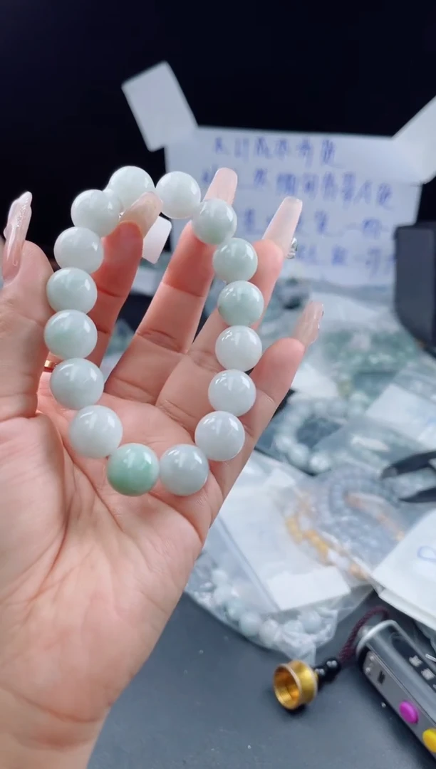 未镶嵌戒指翡翠珠串
