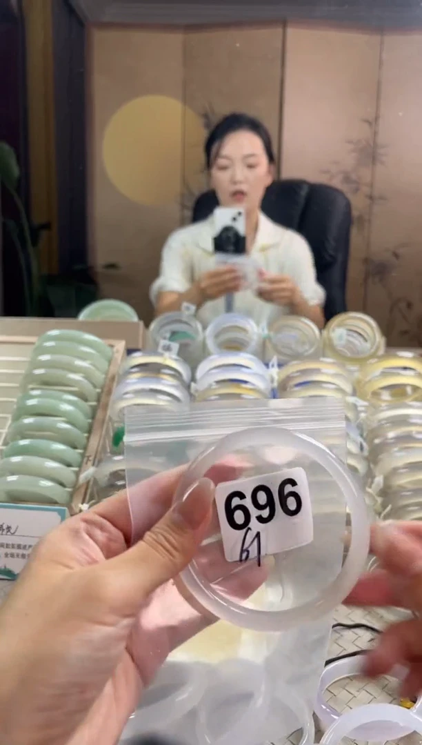手镯玛瑙/玉髓未镶嵌696