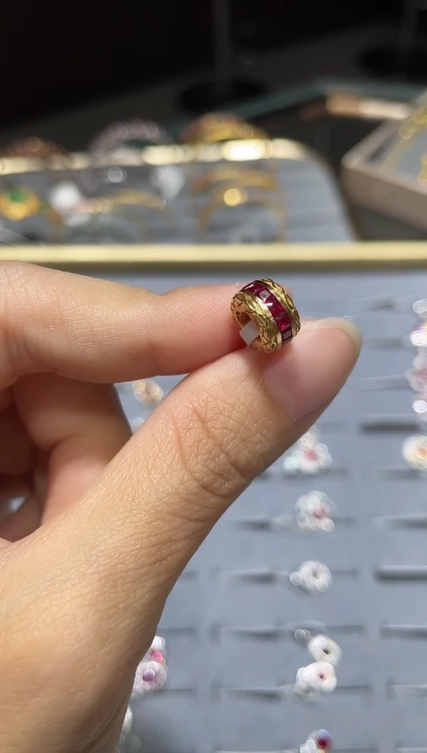 吊坠(不含链)18K金镶嵌红宝石1