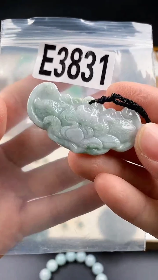 颈饰未镶嵌翡翠天然翡翠吊坠挂件