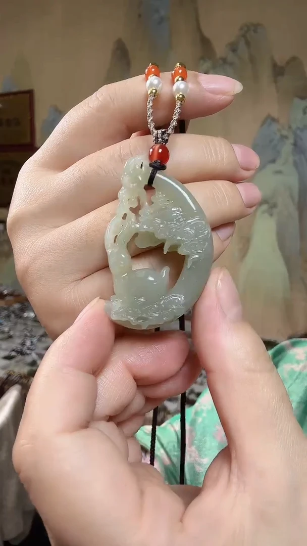 颈饰未镶嵌和田玉.