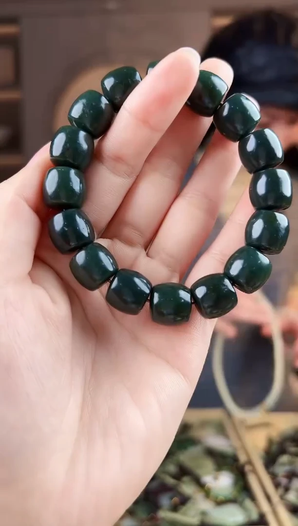 颈饰未镶嵌和田玉拍一发一，多样性发货