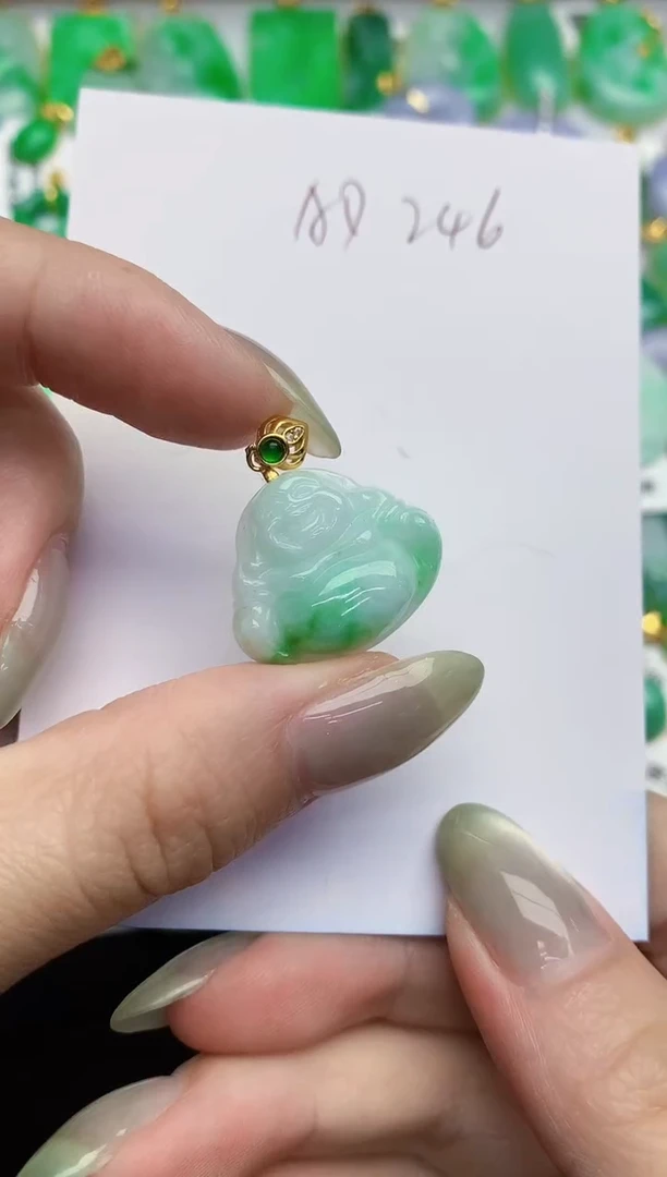 翡翠未镶嵌颈饰缅甸天然翡翠A货