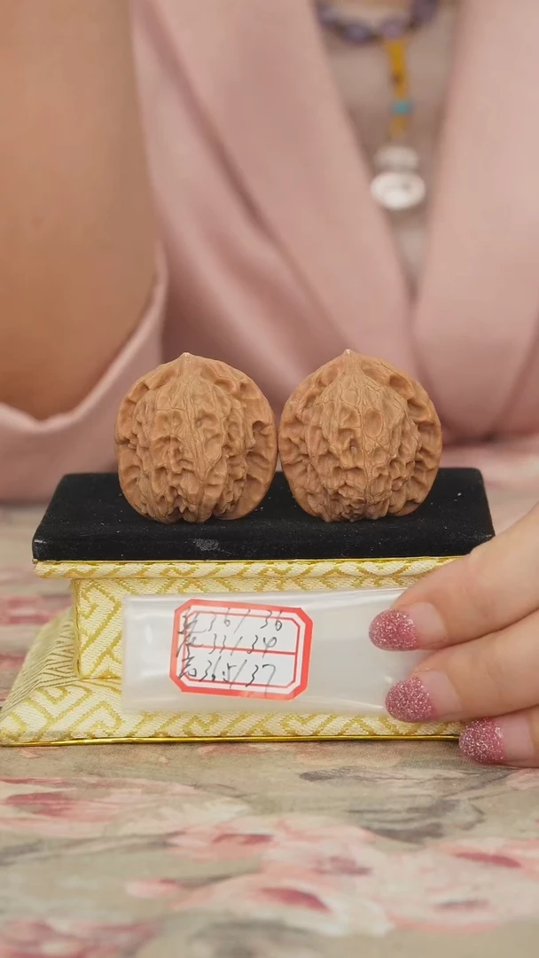 文玩核桃把件非嫁接北京