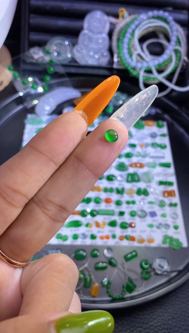 未镶嵌挂件翡翠蛋