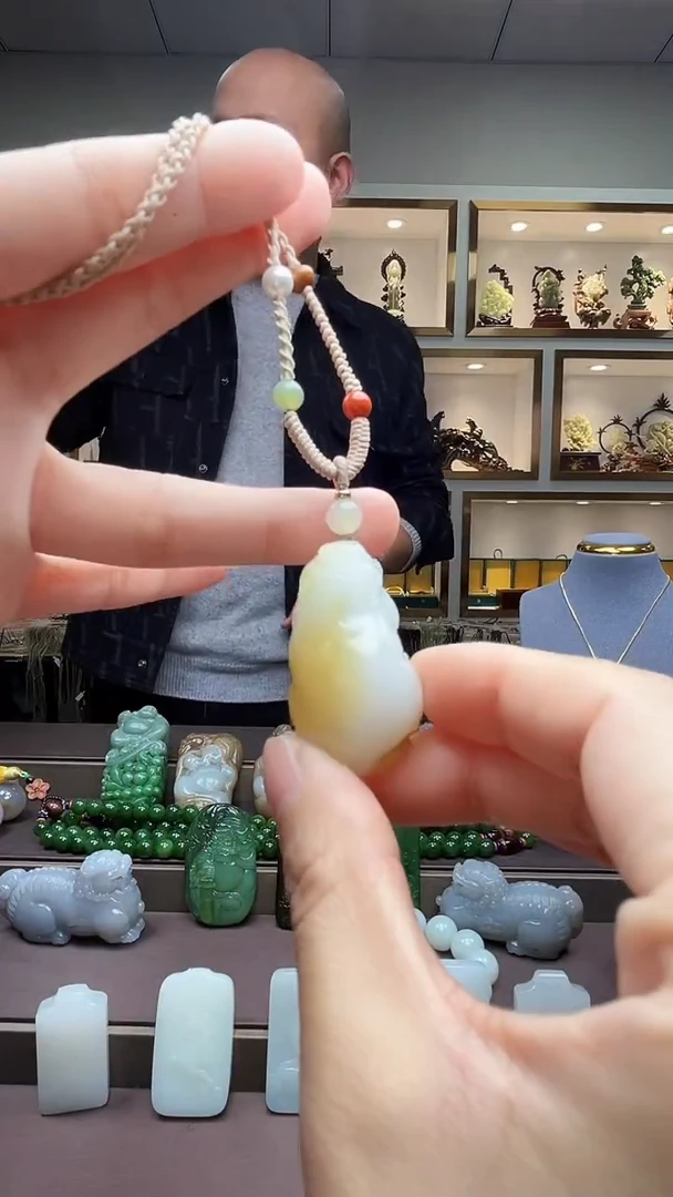 【闪购商品】和田玉颈饰未镶嵌苏