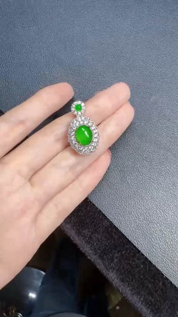 未镶嵌定制翡翠翡翠有轻微色差属于正常现象，吊坠多样性发货1