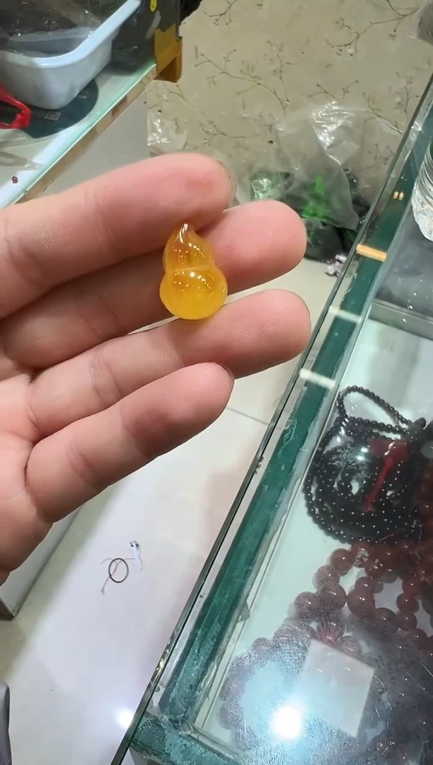 蜜蜡颈饰未镶嵌xyj蜜蜡葫芦吊坠多样性发其一1.7g