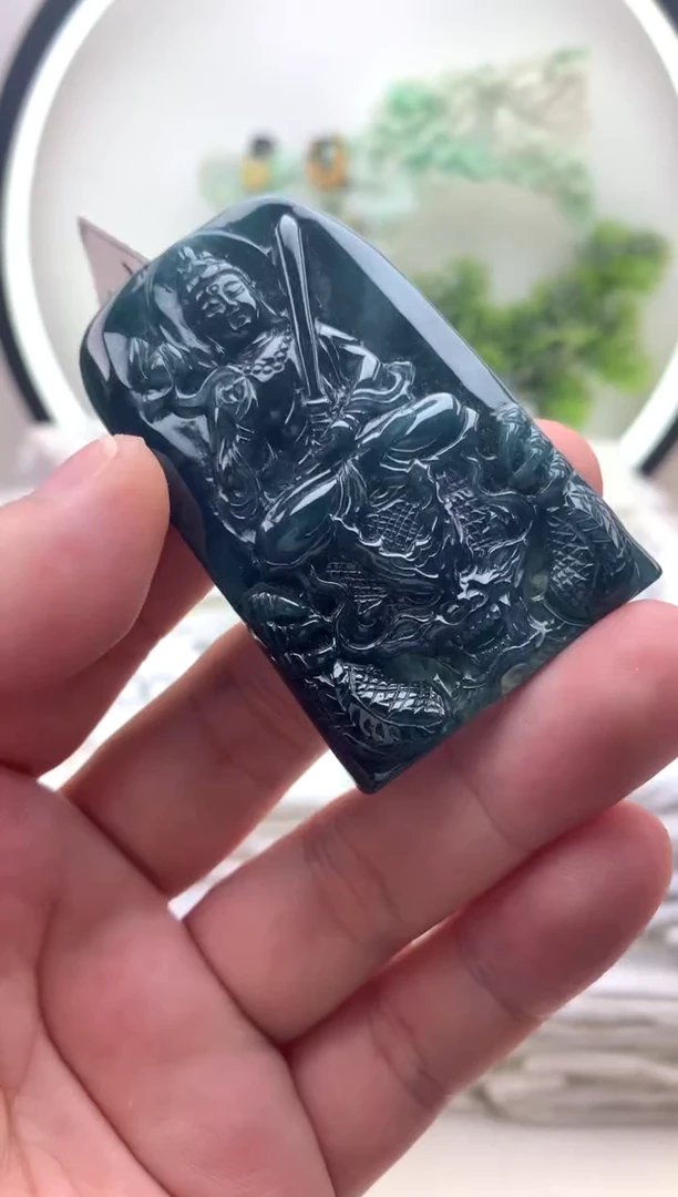 颈饰未镶嵌翡翠虚空藏
