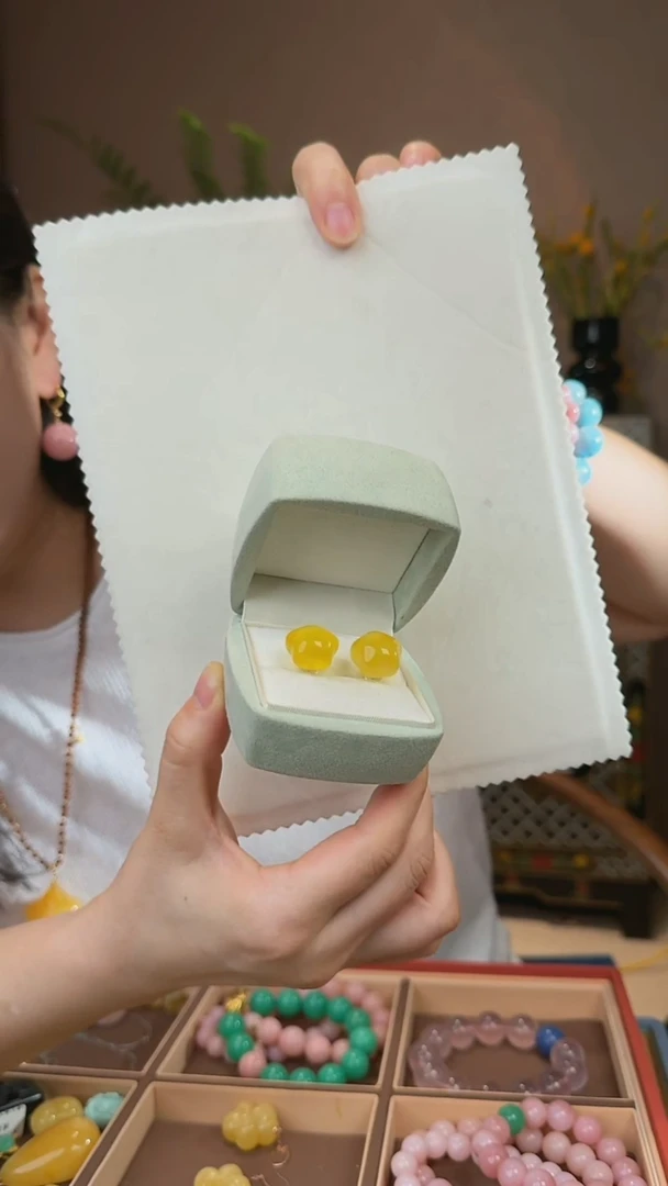 蜜蜡18K金镶嵌耳钉天然蜜蜡星星耳钉
