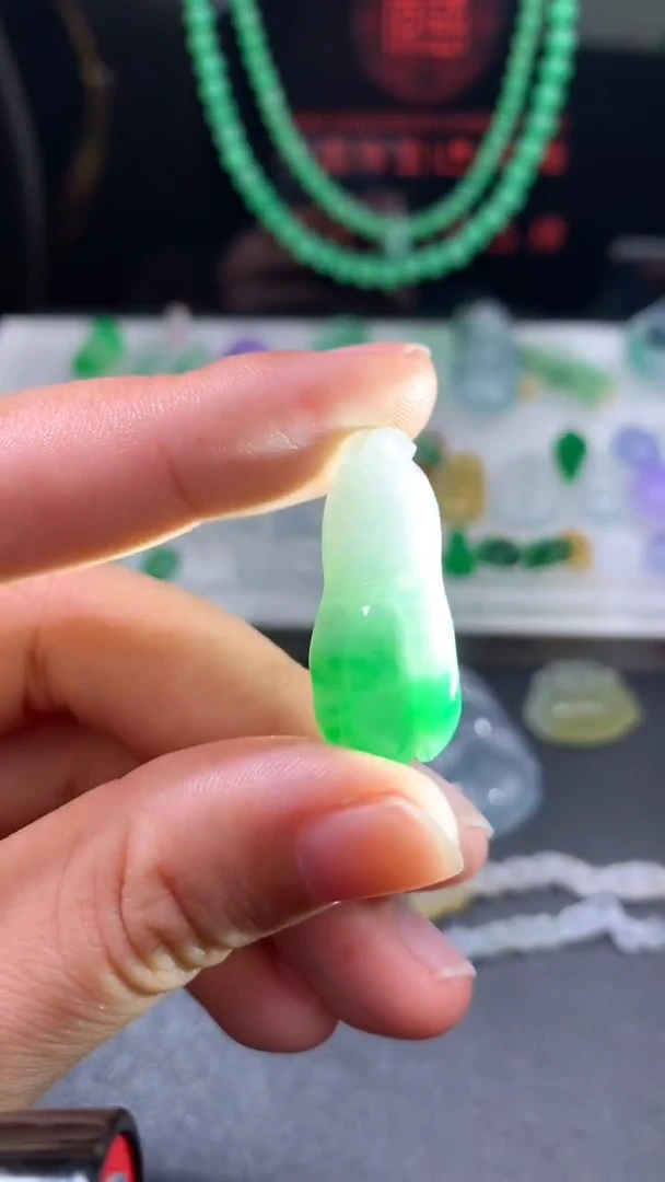 未镶嵌定制翡翠