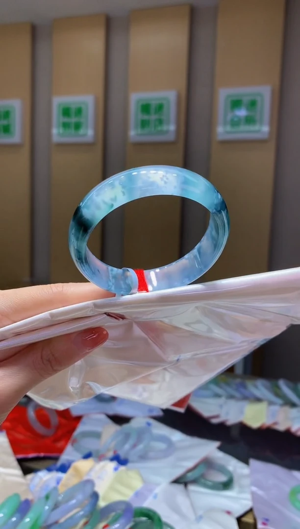 翡翠手镯未镶嵌-C43 圈口57