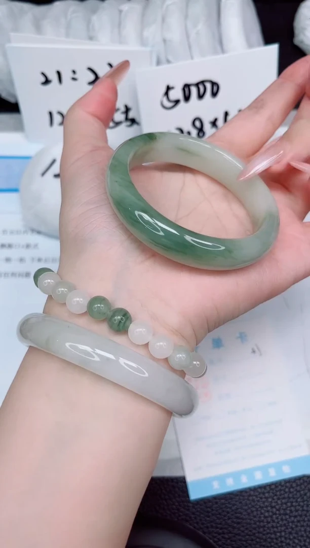 石英质玉手镯未镶嵌46-56.6