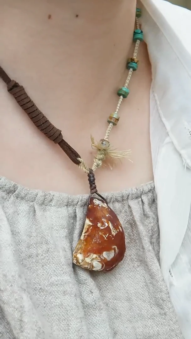 未镶嵌颈饰琥珀蜜蜡吊坠